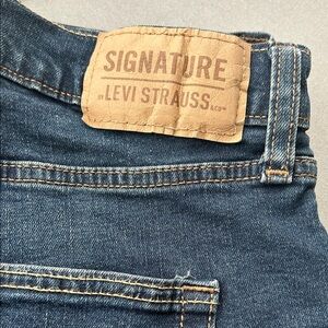 Levi's Signature Dark Blue Denim Jeans
